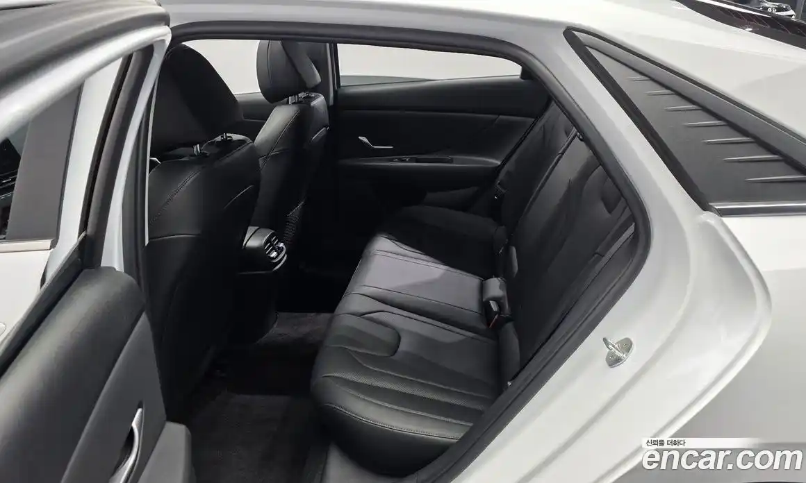 Hyundai Avante 2022 1.6 автомат (гидро), фото 16