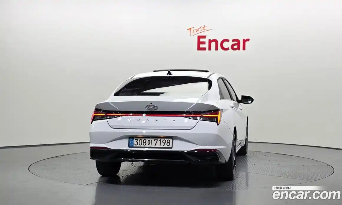 Hyundai Avante 2022 1.6 автомат (гидро), фото 4
