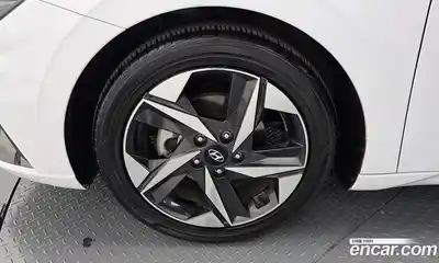 Hyundai Avante 2022 1.6 автомат (гидро), миниатюра 5