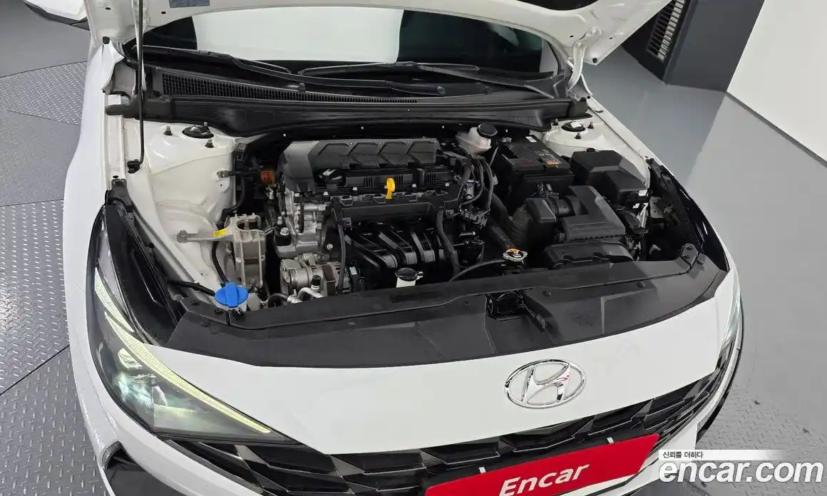 Hyundai Avante 2022 1.6 автомат (гидро), фото 6