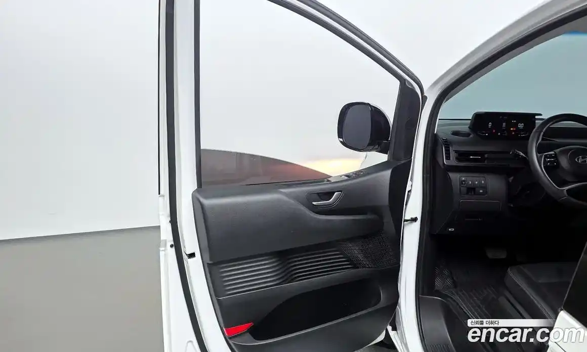 Hyundai Staria 2025 2.2 автомат (гидро), фото 14