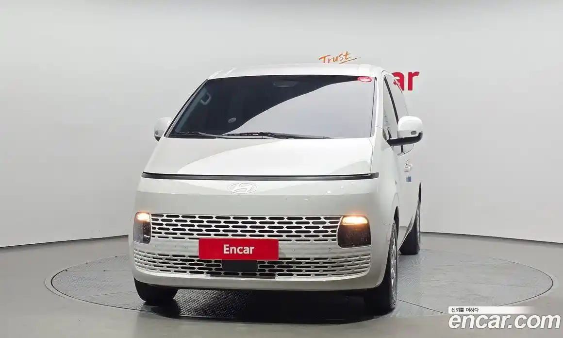 Hyundai Staria 2025 2.2 автомат (гидро), фото 3