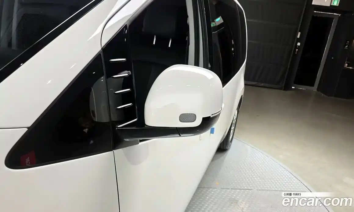 Hyundai Staria 2025 2.2 автомат (гидро), фото 32