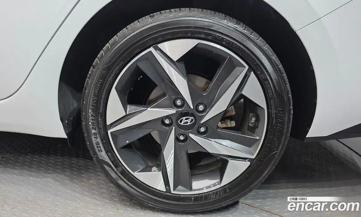 Hyundai Avante 2020 1.6 автомат (гидро), фото 7