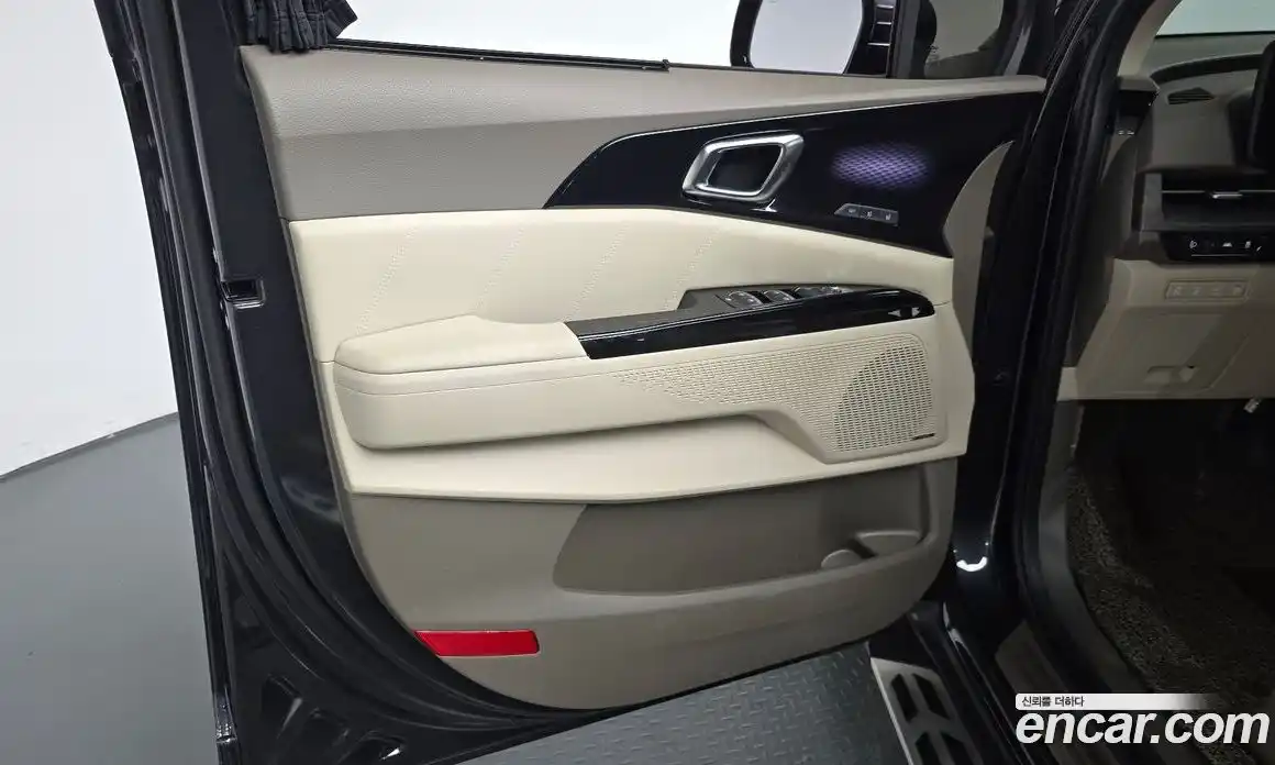Kia Carnival 2023 2.2 автомат (гидро), фото 13