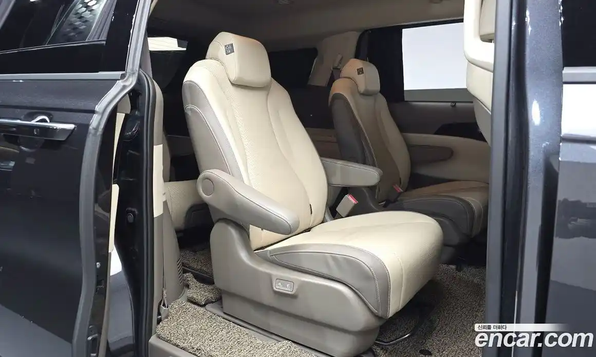 Kia Carnival 2023 2.2 автомат (гидро), фото 17