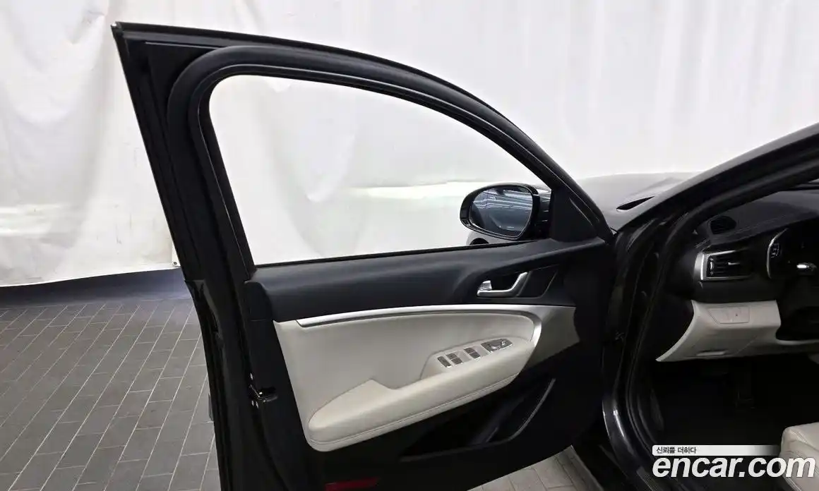 Genesis G70 2020 2.0 автомат (гидро), фото 14