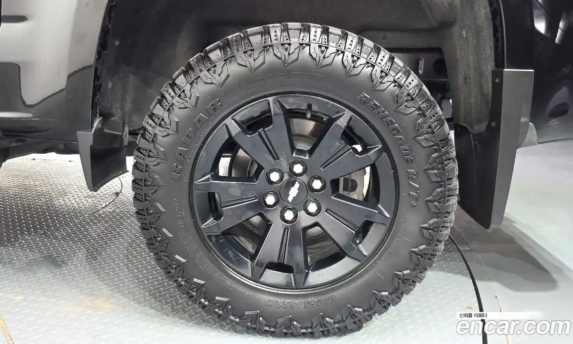 Chevrolet Colorado 2022 3.6 автомат (гидро), фото 7