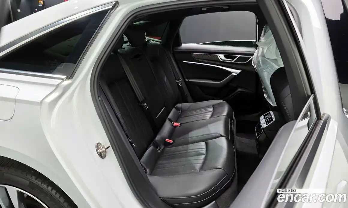 Audi A6 2021 2.0 автомат (гидро), фото 17