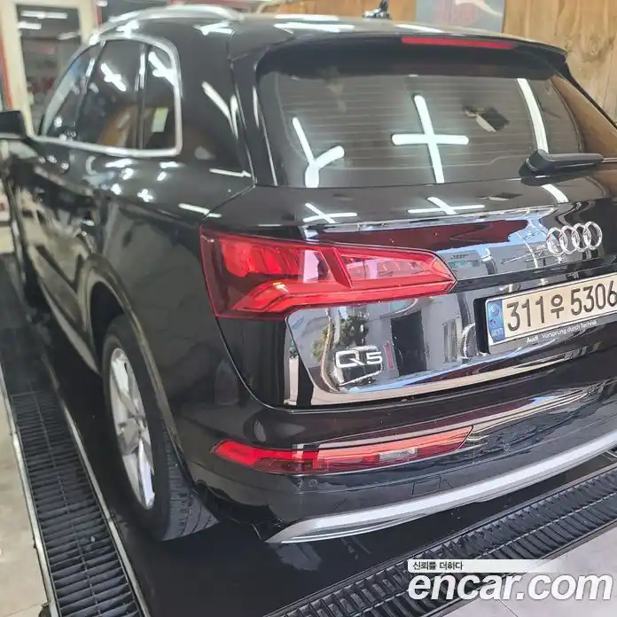 Audi Q5 2020 2.0 автомат (гидро), фото 4