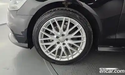 Audi A6 2018 2.0 автомат (гидро), миниатюра 5