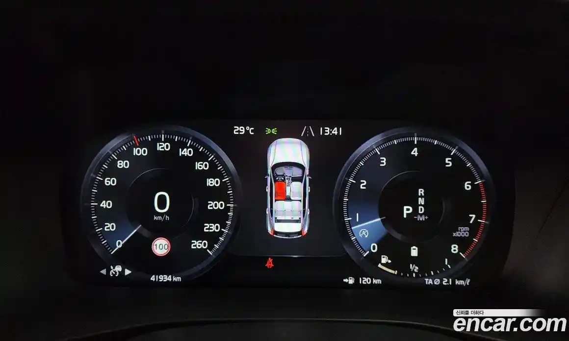 Volvo XC40 2020 2.0 автомат (гидро), фото 11