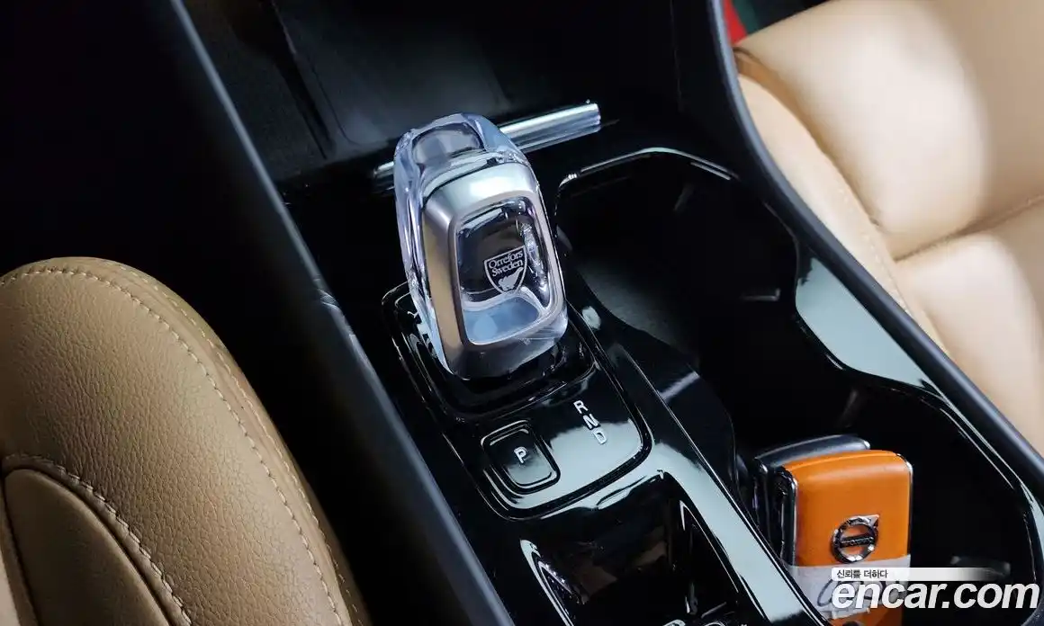Volvo XC40 2020 2.0 автомат (гидро), фото 12