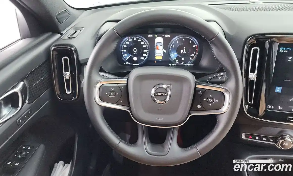 Volvo XC40 2020 2.0 автомат (гидро), фото 21