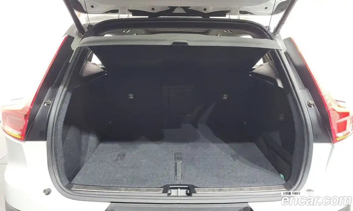 Volvo XC40 2020 2.0 автомат (гидро), фото 27