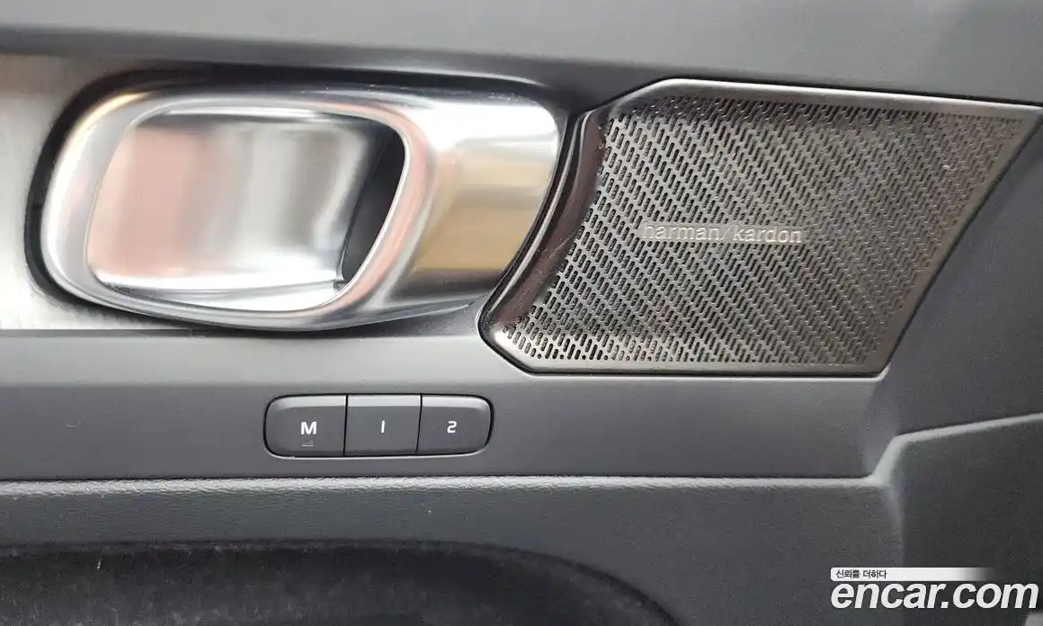 Volvo XC40 2020 2.0 автомат (гидро), фото 33