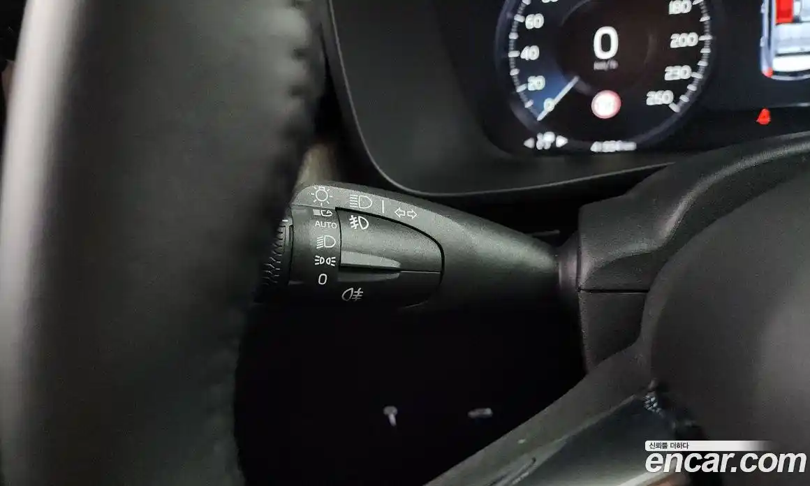 Volvo XC40 2020 2.0 автомат (гидро), фото 35