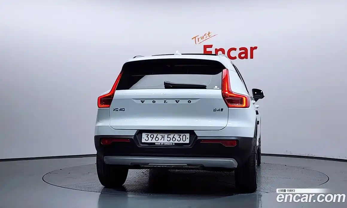 Volvo XC40 2020 2.0 автомат (гидро), фото 4