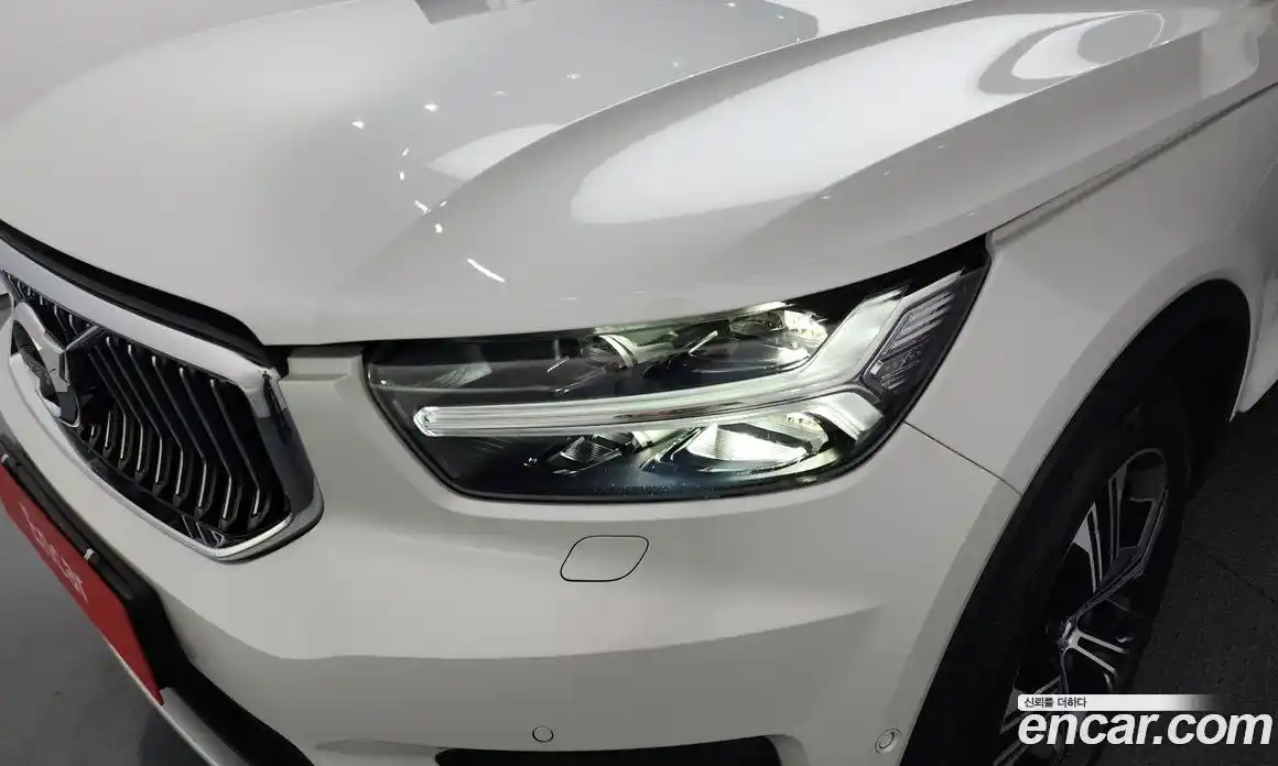 Volvo XC40 2020 2.0 автомат (гидро), фото 8