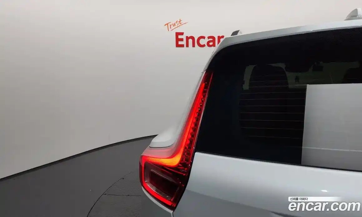 Volvo XC40 2020 2.0 автомат (гидро), фото 9