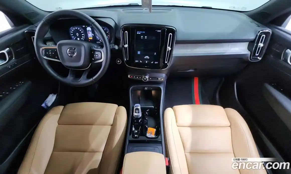 Volvo XC40 2020 2.0 автомат (гидро), фото 10