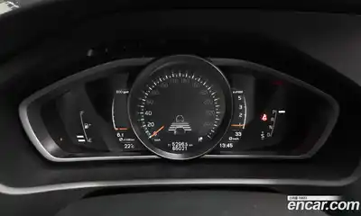 Volvo V40 2019 2.0 автомат (гидро), миниатюра 11