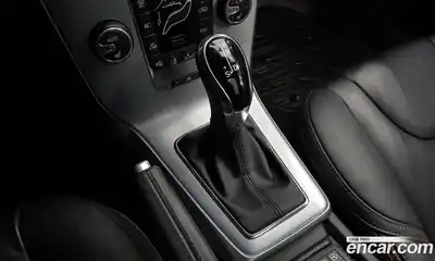 Volvo V40 2019 2.0 автомат (гидро), миниатюра 12
