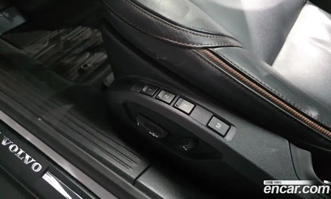 Volvo V40 2019 2.0 автомат (гидро), фото 25