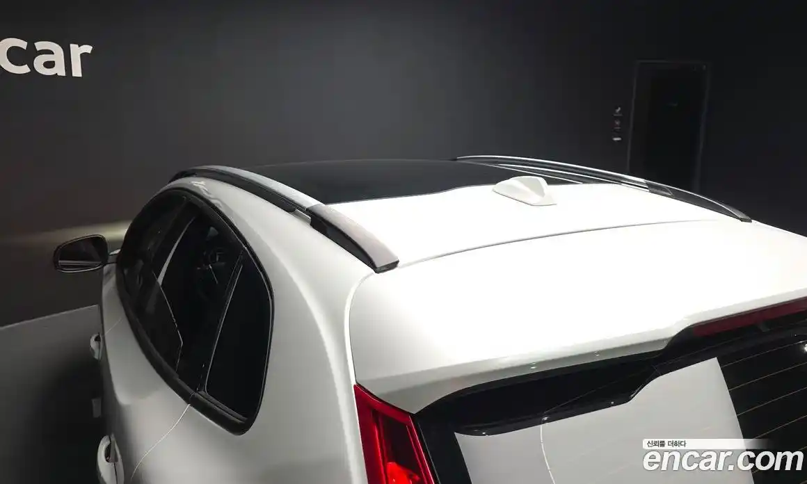 Volvo V40 2019 2.0 автомат (гидро), фото 29