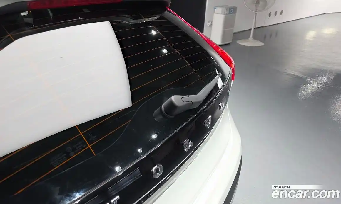 Volvo V40 2019 2.0 автомат (гидро), фото 30