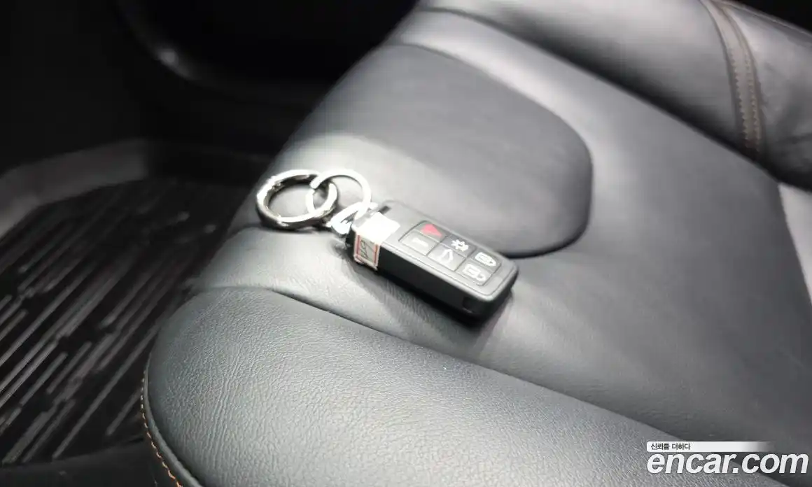 Volvo V40 2019 2.0 автомат (гидро), фото 34