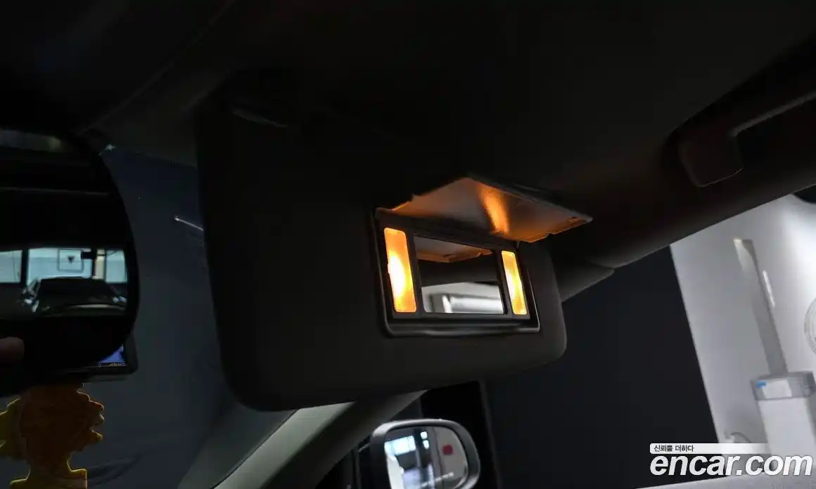 Volvo V40 2019 2.0 автомат (гидро), фото 36