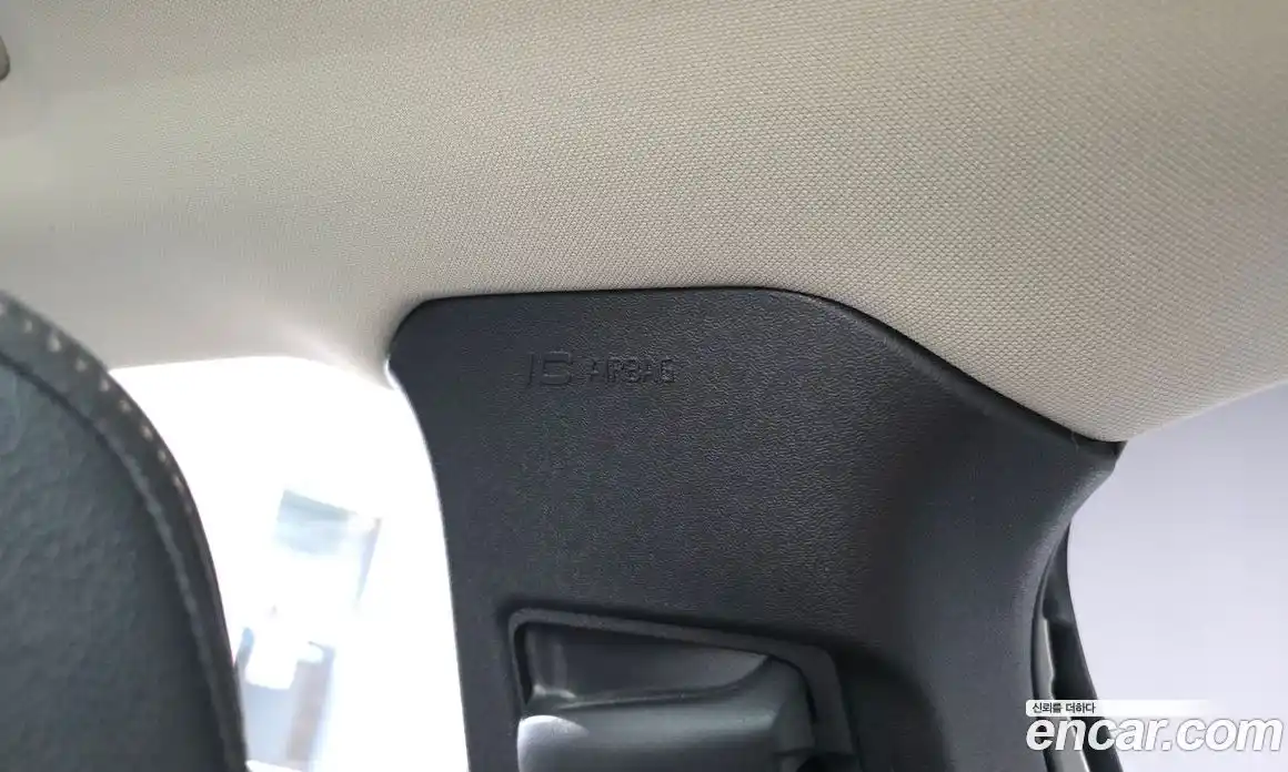Volvo V40 2019 2.0 автомат (гидро), фото 38