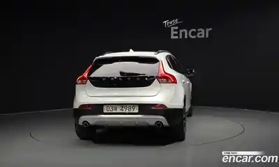 Volvo V40 2019 2.0 автомат (гидро), миниатюра 4