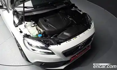Volvo V40 2019 2.0 автомат (гидро), миниатюра 6