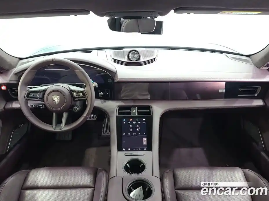 Porsche Taycan 2025 0.1 автомат (гидро), фото 7