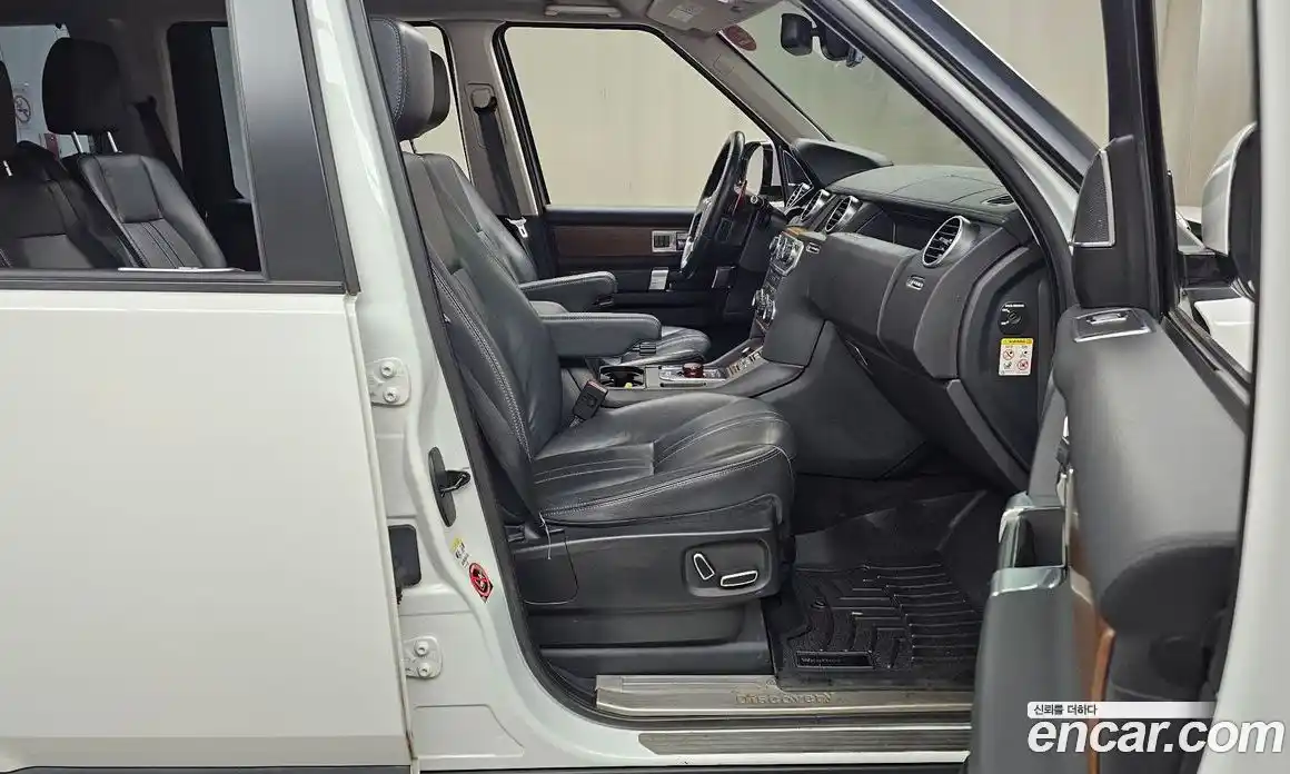 Land Rover Discovery 2016 3.0 автомат (гидро), фото 11