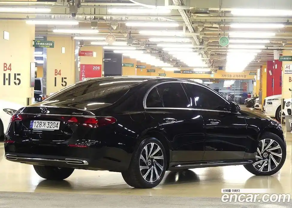 Mercedes-Benz E-Class 2024 2.0 автомат (гидро), фото 3
