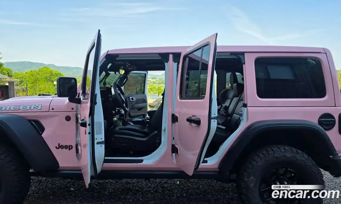 Jeep Wrangler 2024 2.0 автомат (гидро), фото 6