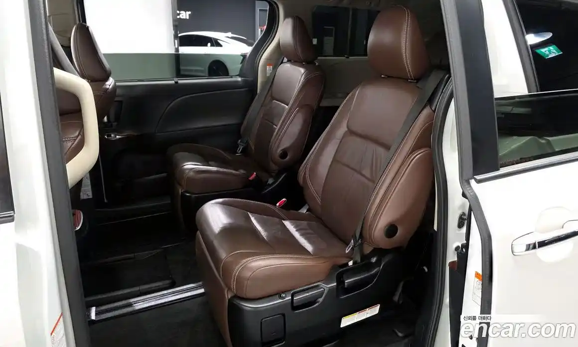 Toyota Sienna 2017 3.5 гидро, фото 16