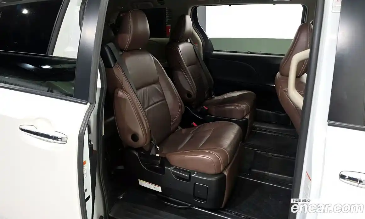 Toyota Sienna 2017 3.5 гидро, фото 18