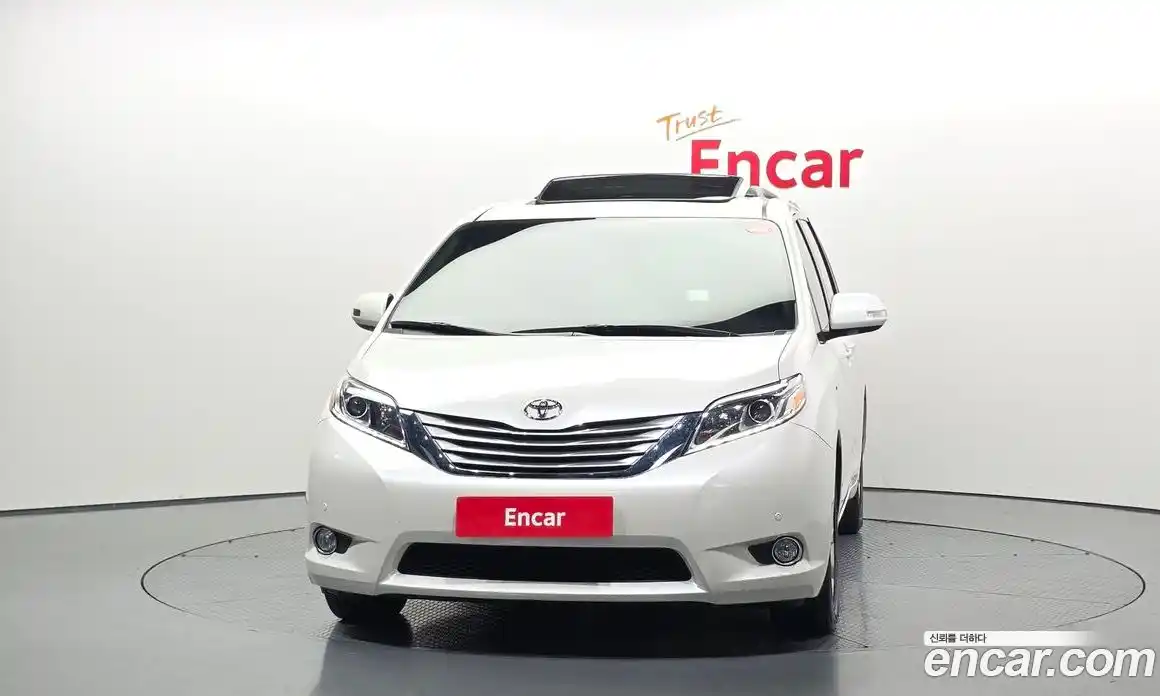 Toyota Sienna 2017 3.5 гидро, фото 3