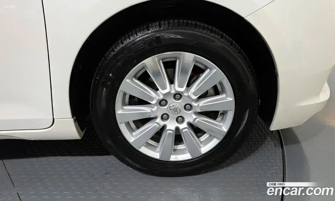 Toyota Sienna 2017 3.5 гидро, фото 7