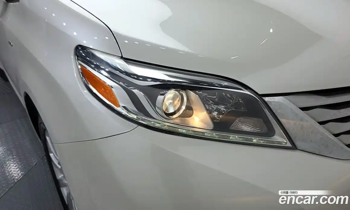Toyota Sienna 2017 3.5 гидро, фото 8
