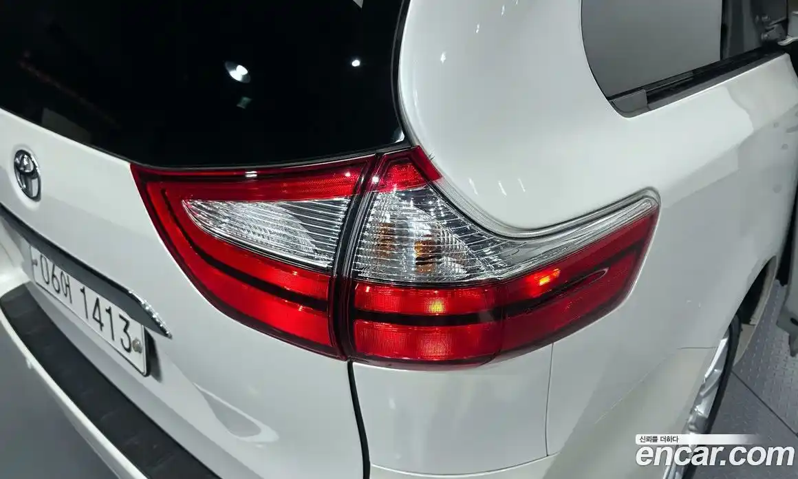 Toyota Sienna 2017 3.5 гидро, фото 9