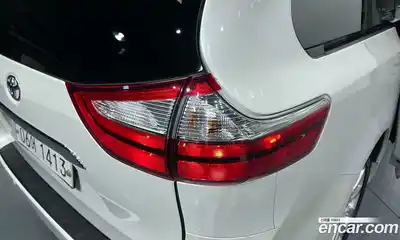 Toyota Sienna 2017 3.5 гидро, миниатюра 9