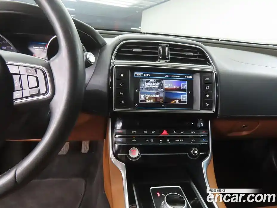 Jaguar XE 2016 2.0 гидро, фото 14