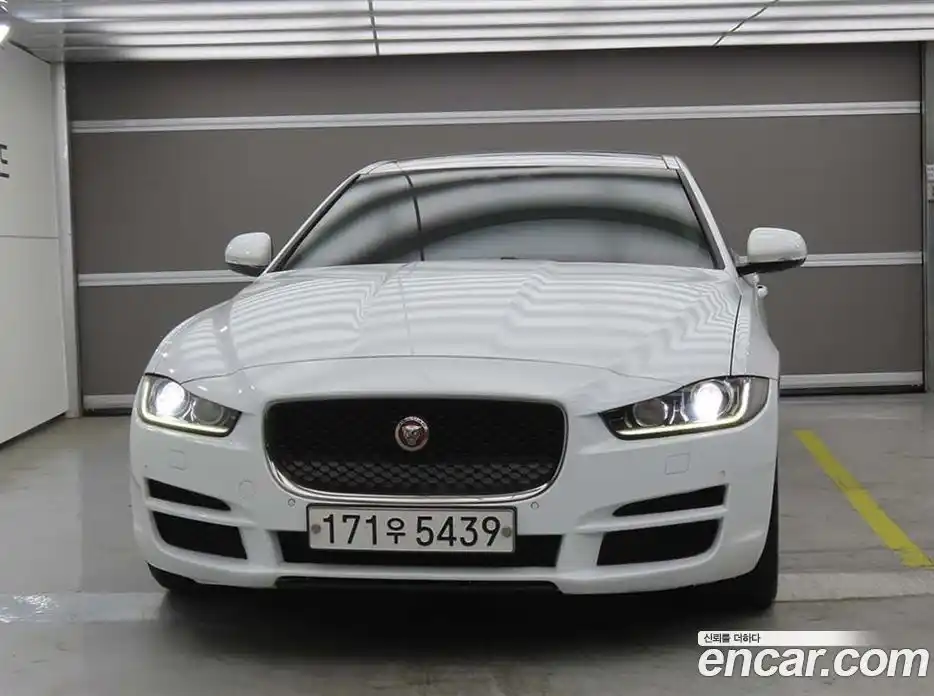 Jaguar XE 2016 2.0 гидро, фото 3