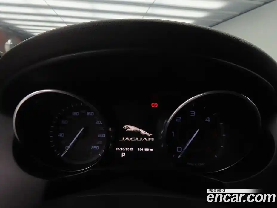 Jaguar XE 2016 2.0 гидро, фото 8