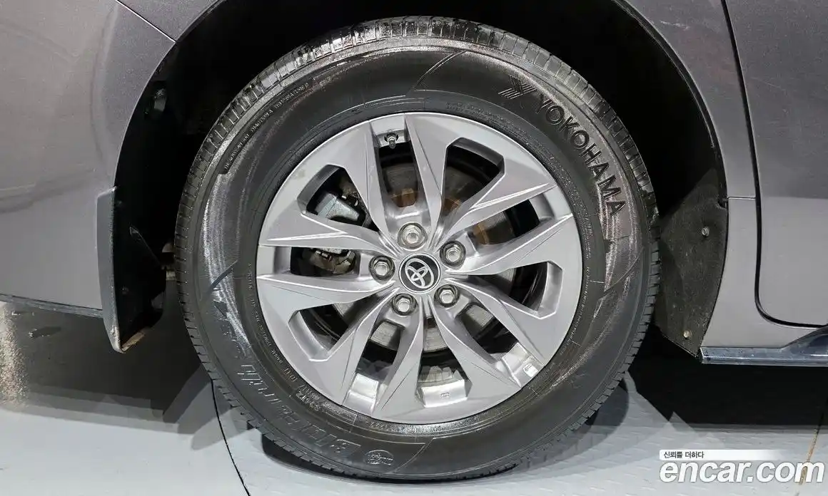 Toyota Sienna 2023 2.5 гидро, фото 5